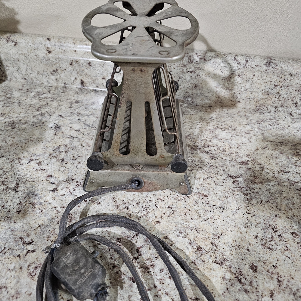 Vintage Turnover Toaster with Cord - Picture 4 of 9